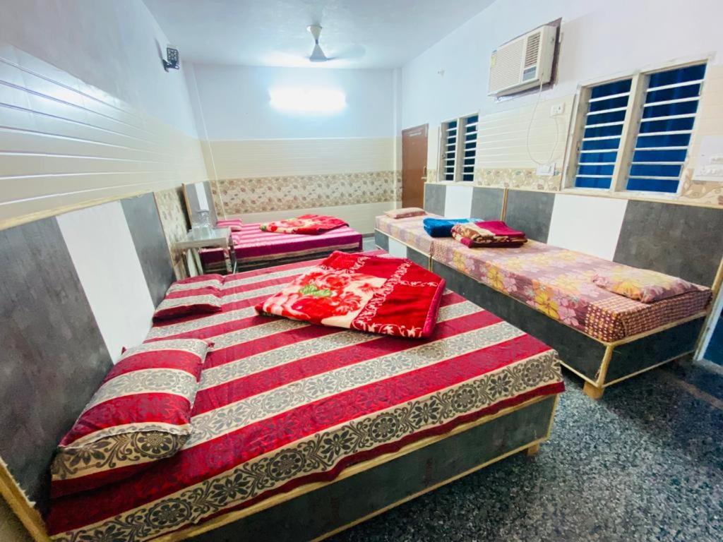 Hotel Hari Ganga - Harkipauri Road Haridwār Esterno foto