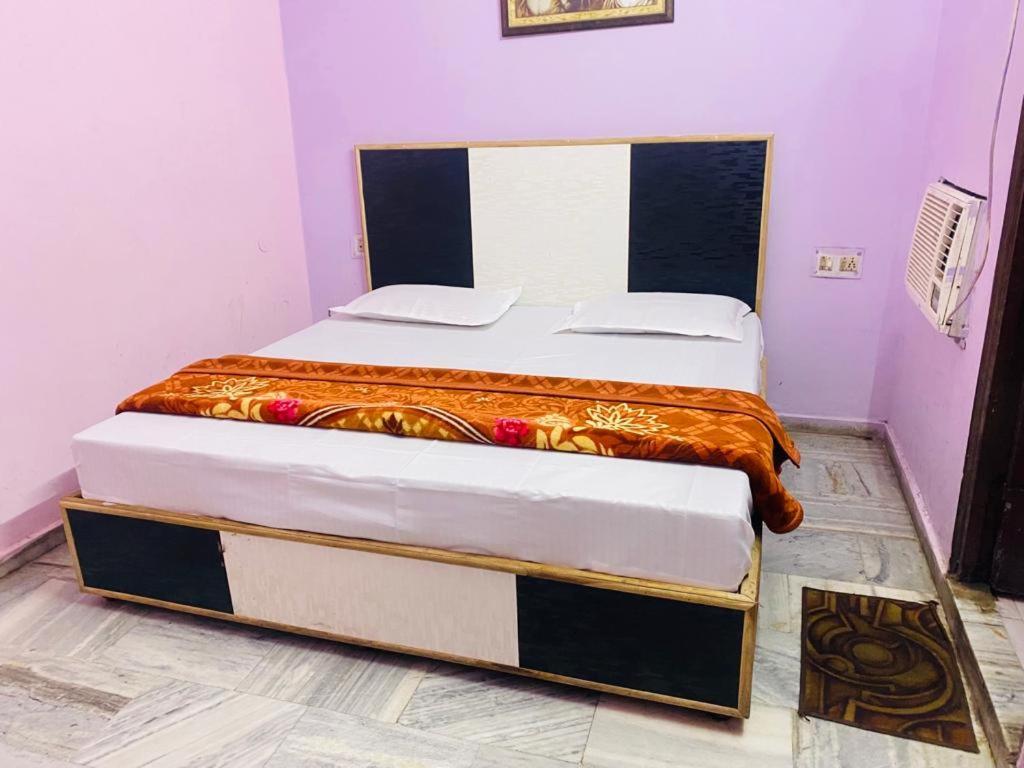 Hotel Hari Ganga - Harkipauri Road Haridwār Esterno foto
