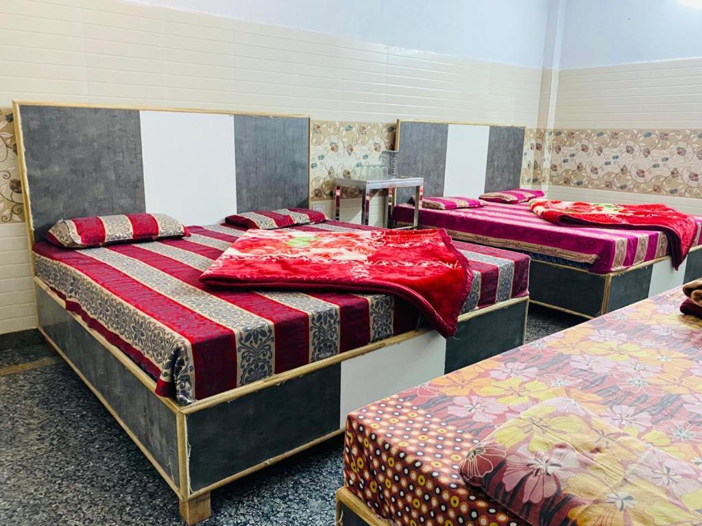 Hotel Hari Ganga - Harkipauri Road Haridwār Esterno foto