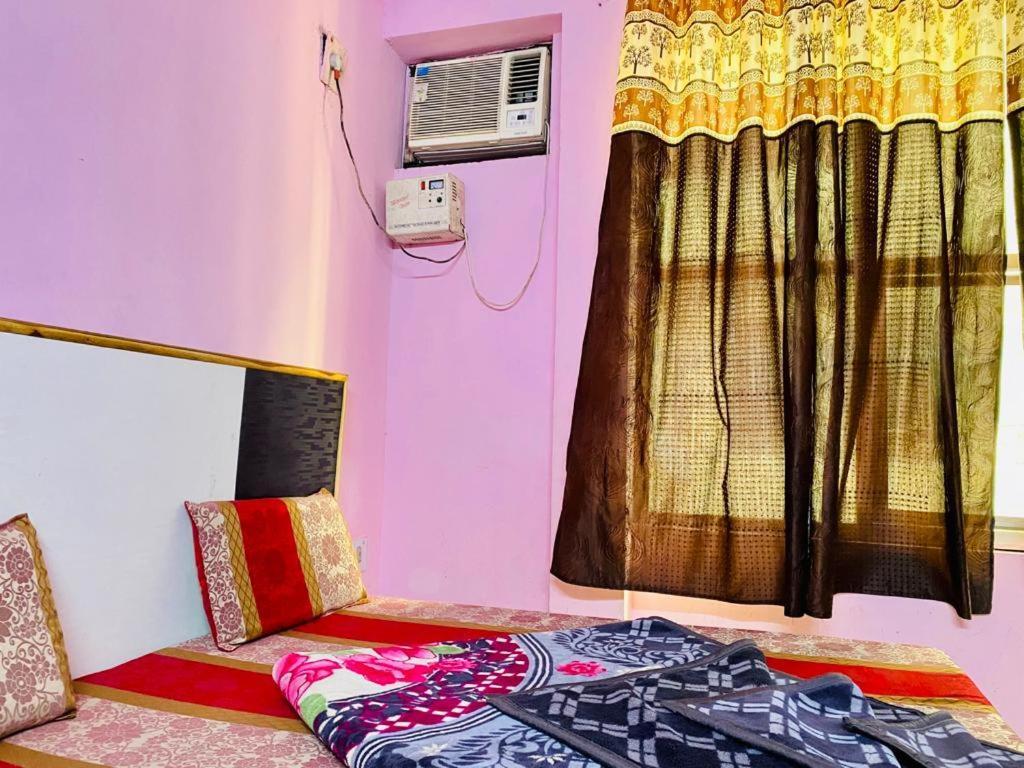 Hotel Hari Ganga - Harkipauri Road Haridwār Esterno foto