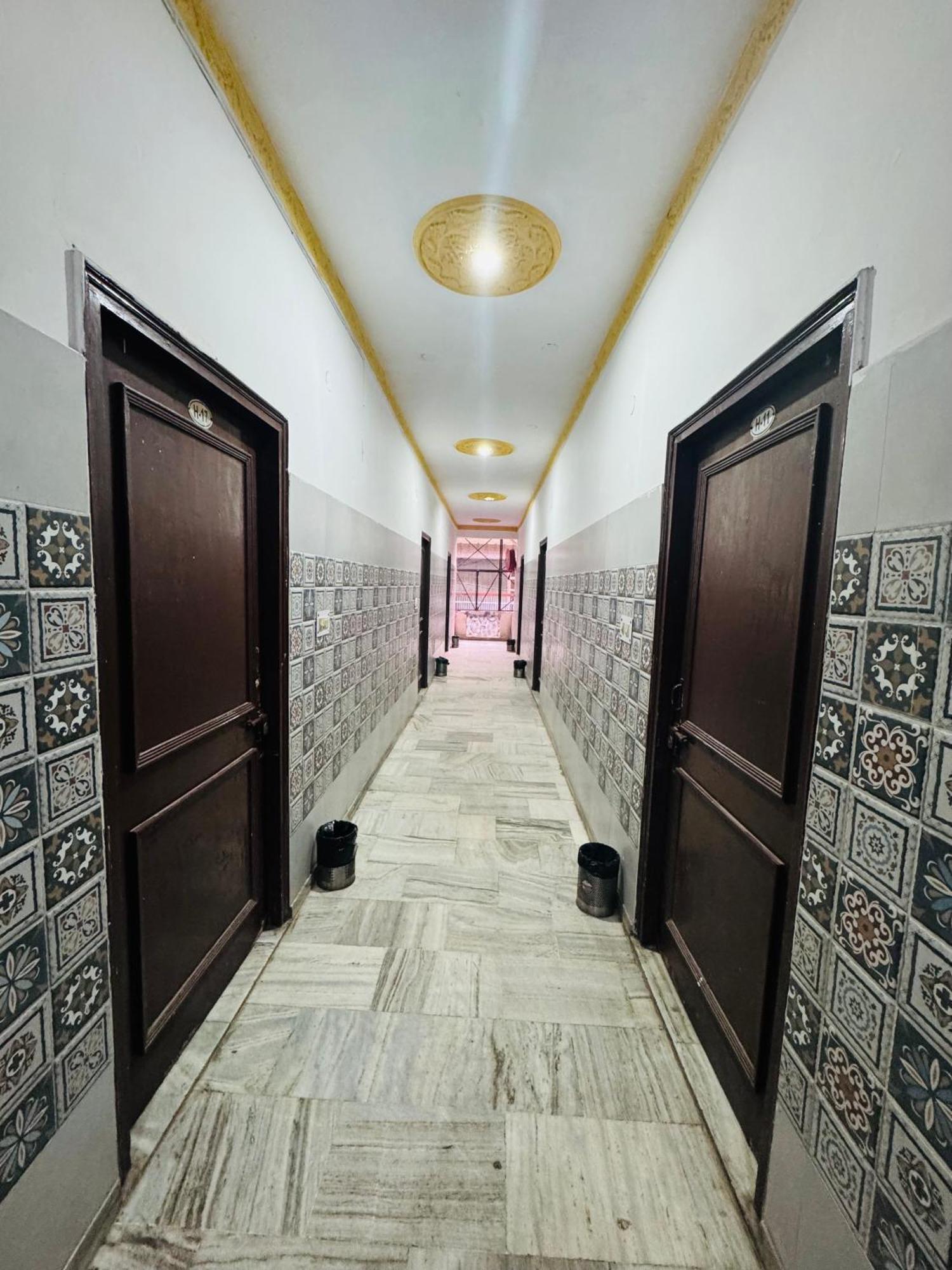 Hotel Hari Ganga - Harkipauri Road Haridwār Esterno foto